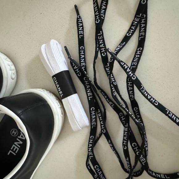 CHANEL black and white leather sneakers size 36.5 - Picture 9 of 10